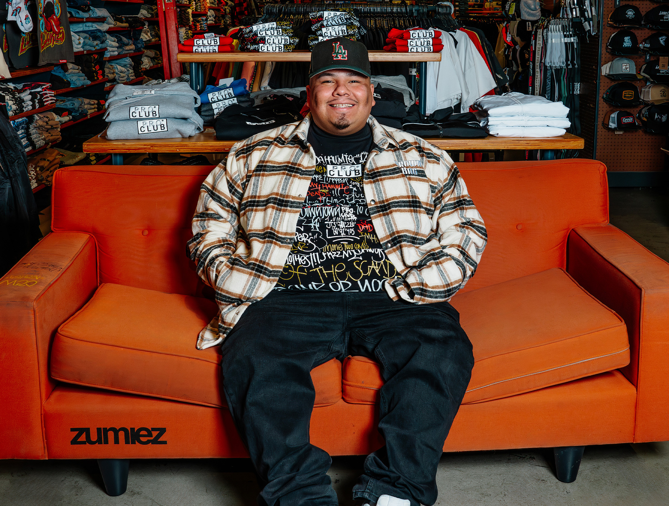 DoKnow Collab Box Logo Tee lifestyle photo 2