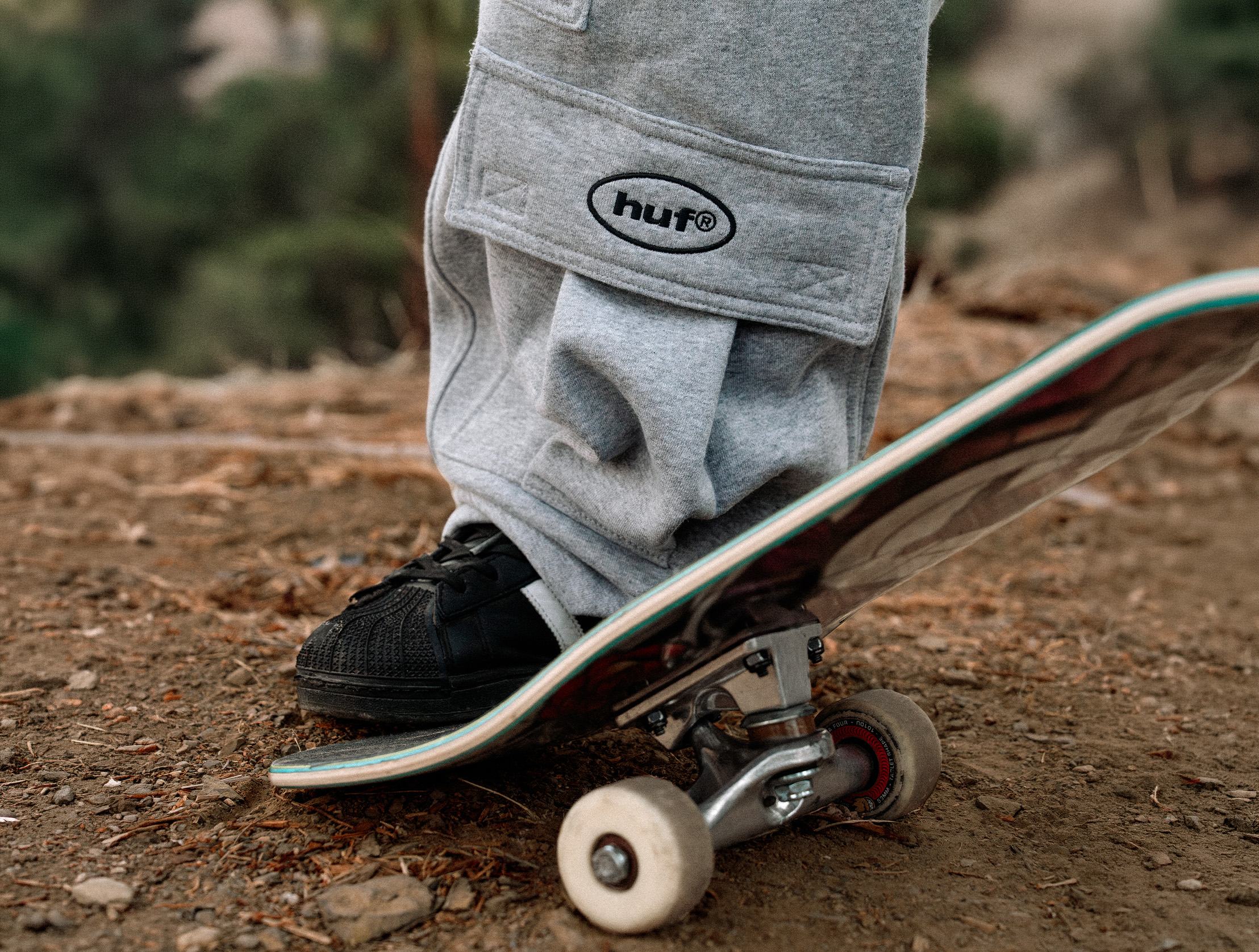 Huf Heavy Wide Open-Leg Multi Pocket Cargo Sweat Pant lifestyle photo 2