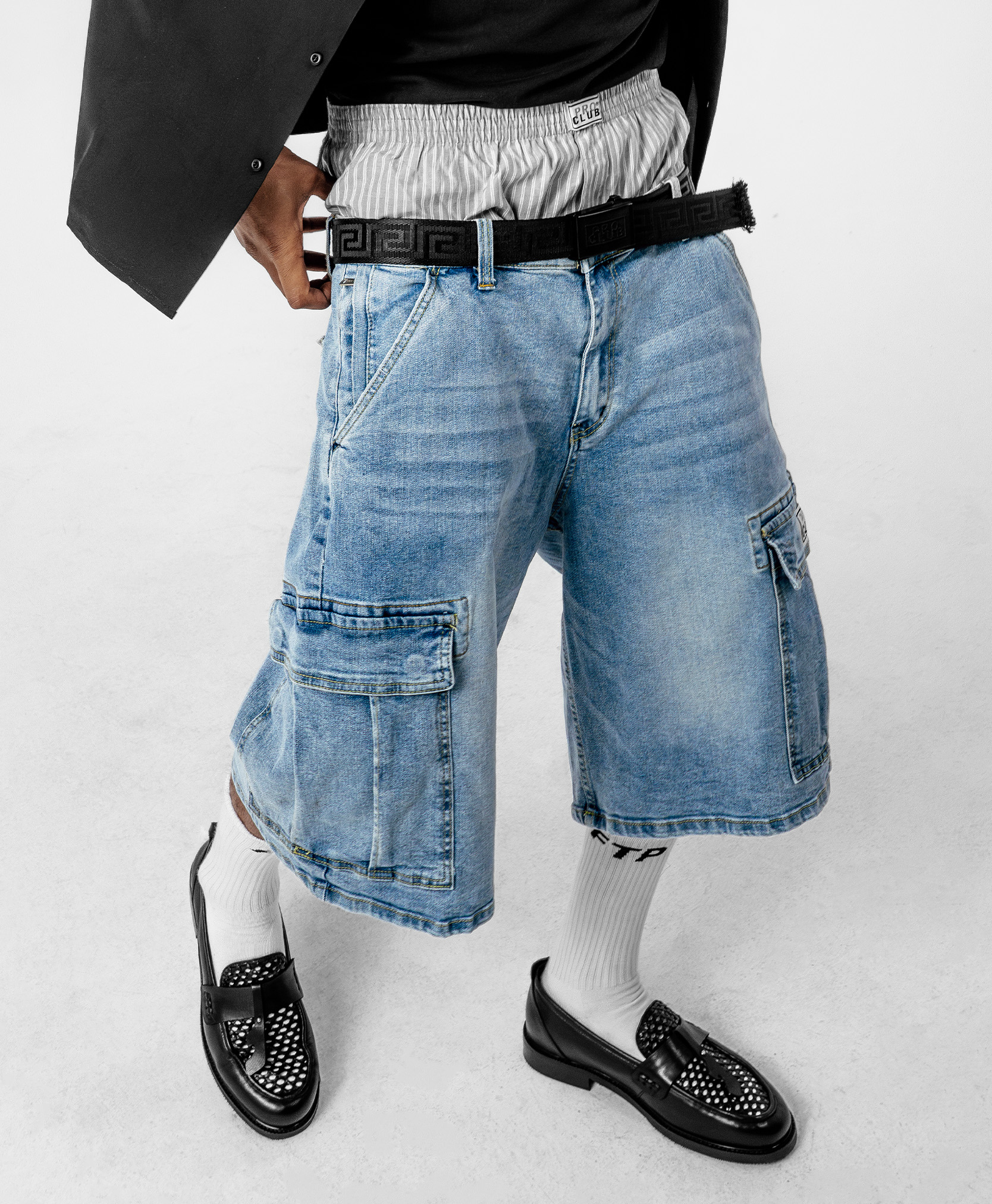 Heavyweight Baggy Fit Denim Cargo Short lifestyle photo 4
