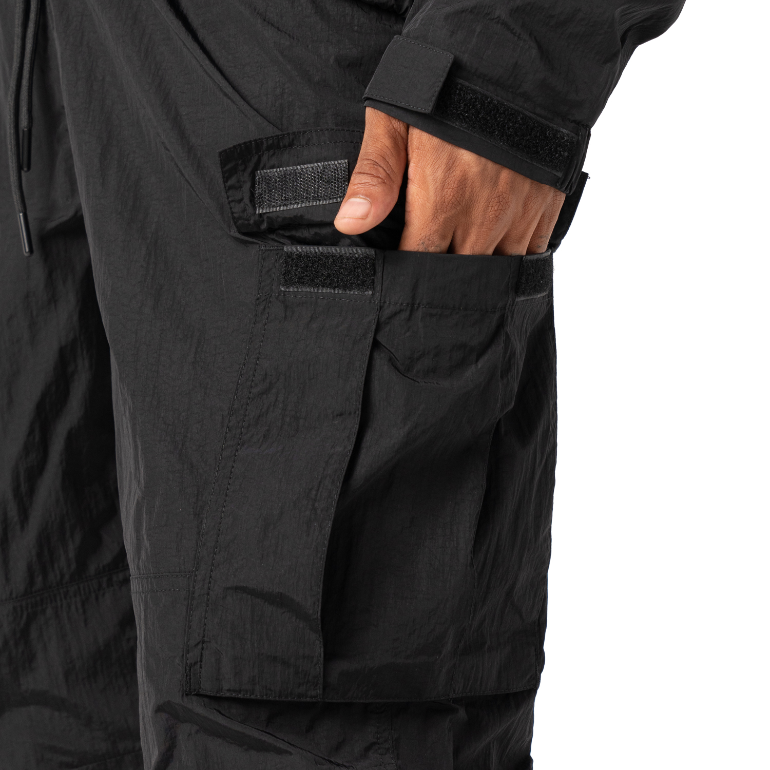 Comfort Metallic Nylon Cargo Pant (image 4 of 9)