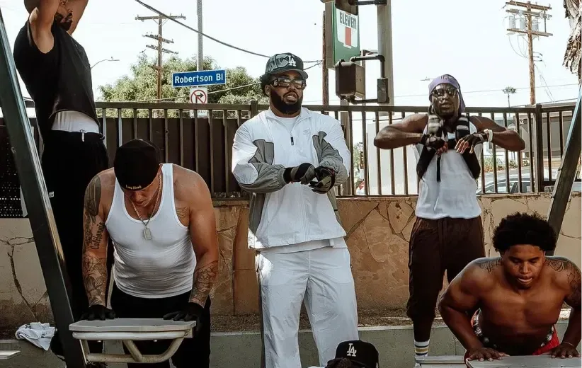 Group in white Pro Club at a Heavyweight Fives meet-up