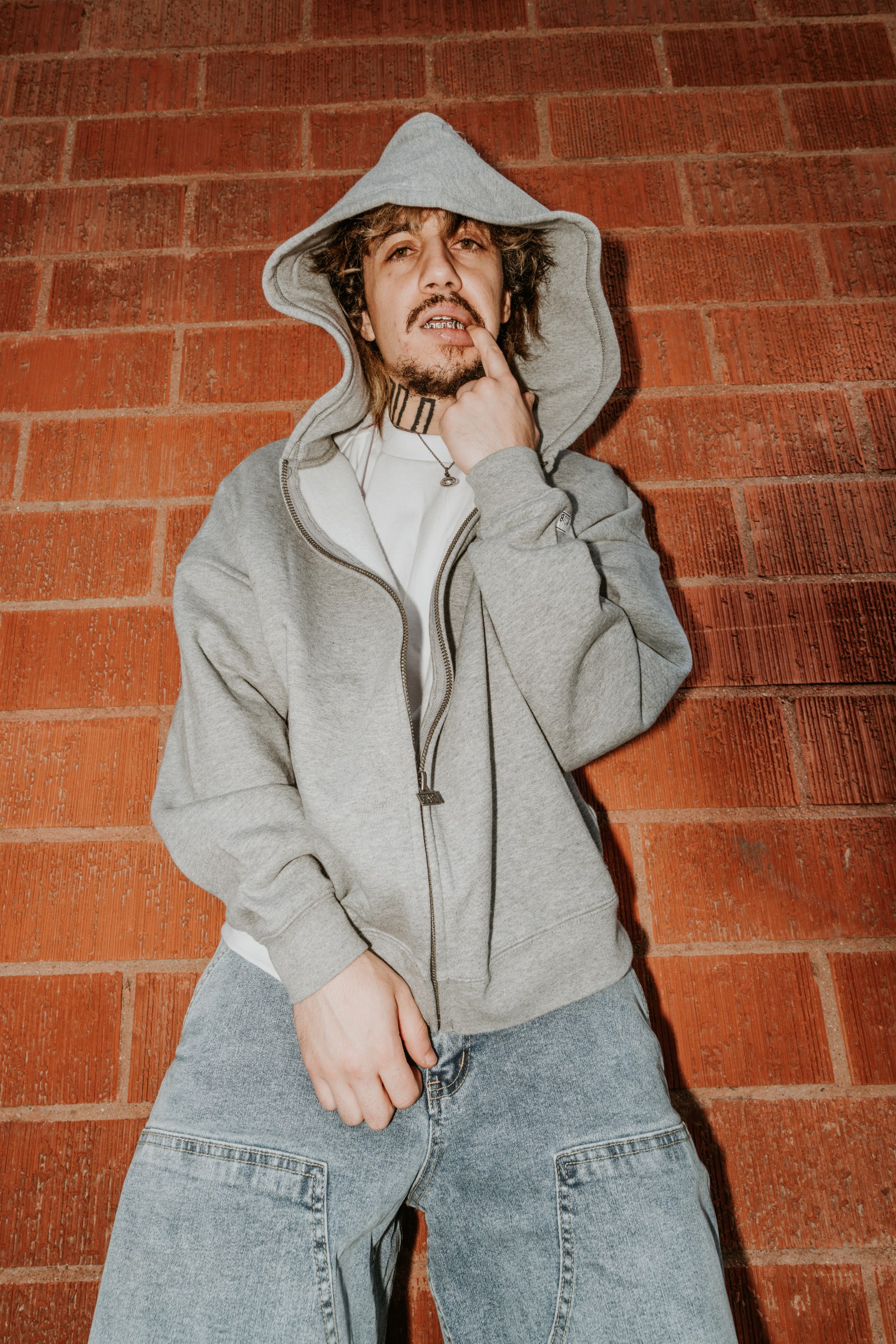 Heavyweight Vintage Wash Zip-Up lifestyle photo 3