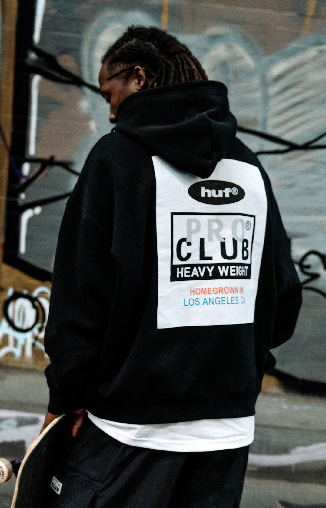 Huf Heavywide Big Tag Pullover lifestyle photo 1