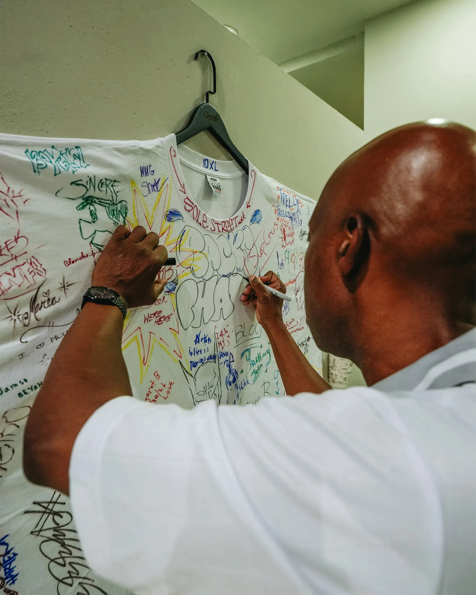 shirt king signing