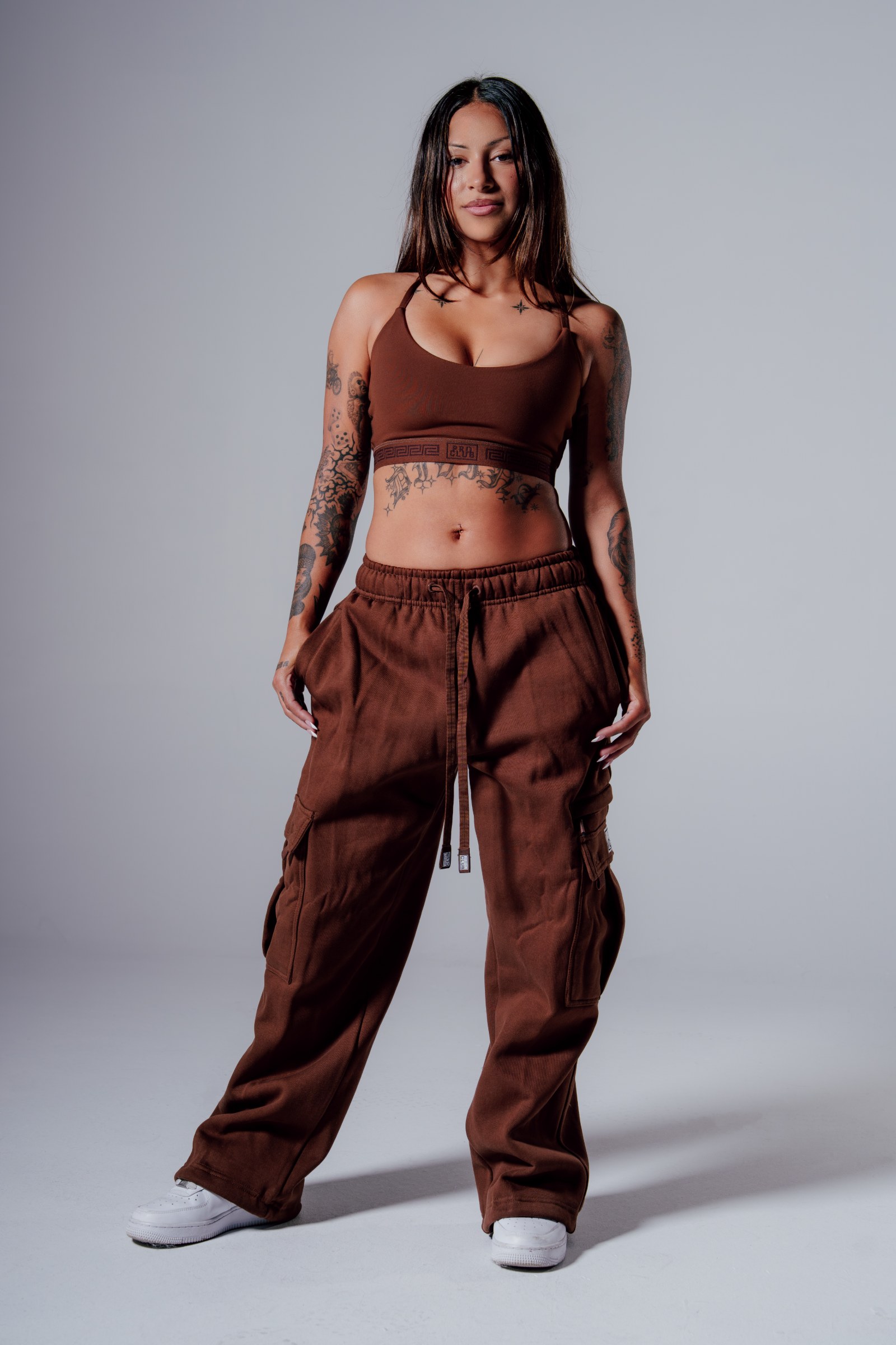 Womens Heavyweight Fleece Cargo lifestyle photo 5