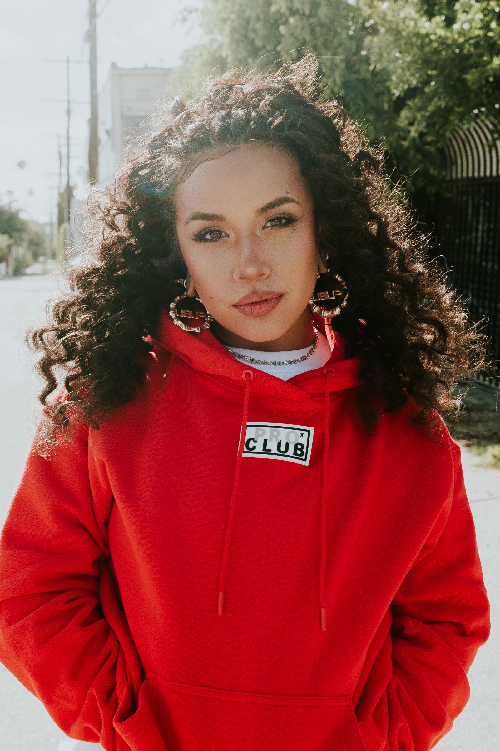 Heavyweight Pullover lifestyle photo 1