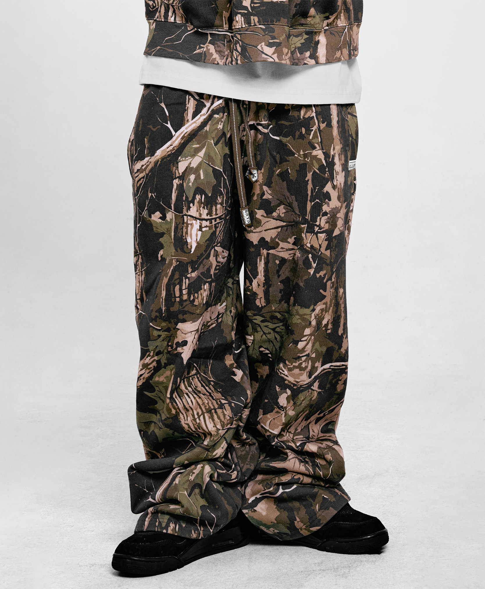 Heavywide Fleece Sweatpant lifestyle photo 5