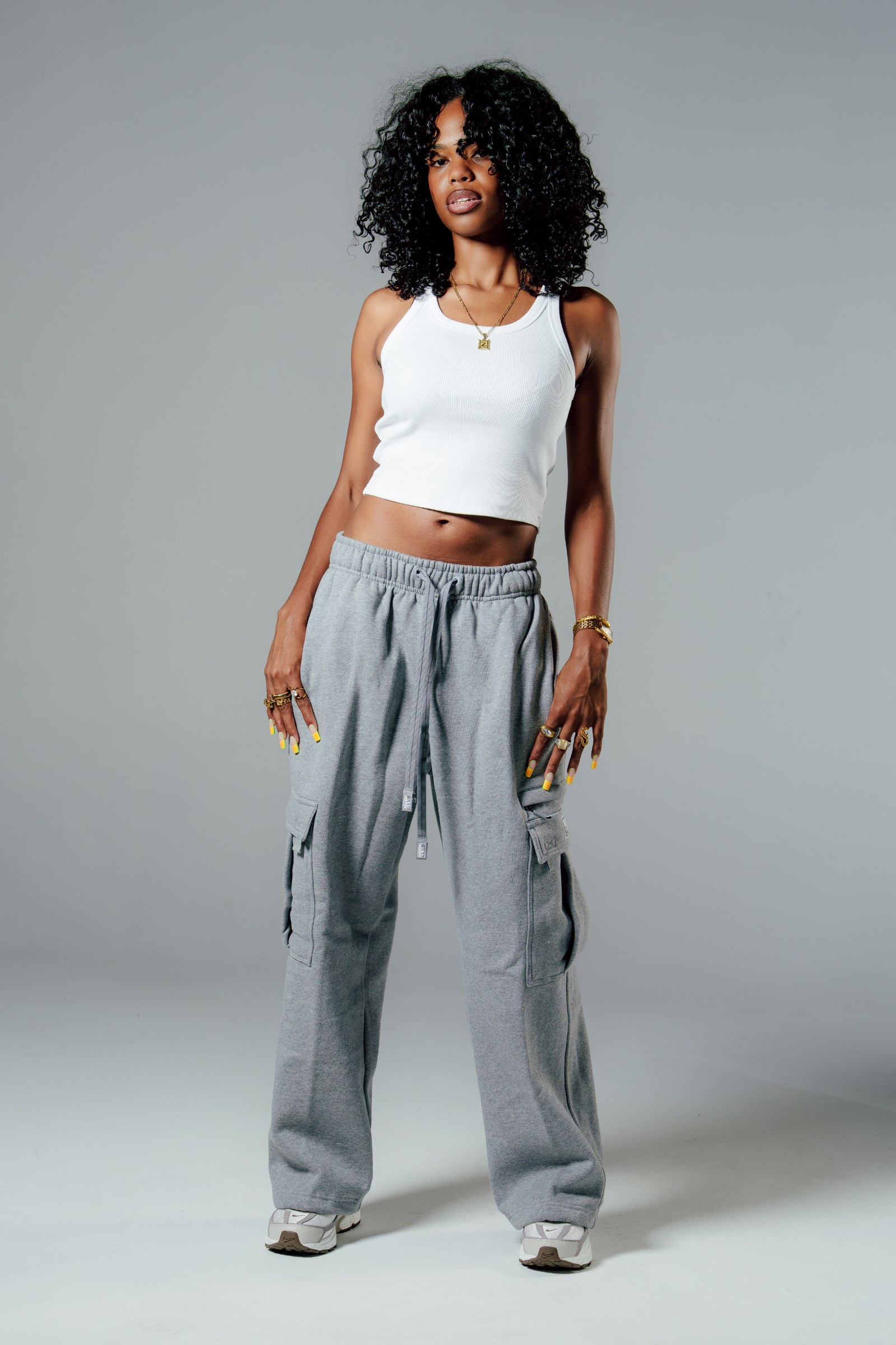 Womens Heavyweight Fleece Cargo lifestyle photo 4